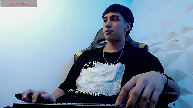 Snapshot of Jake_tripp chatting on 12-18-24, 06:10 Jake tripp online show from 12-18-24, 06:10