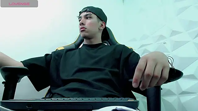 Snapshot of Jake_tripp chatting on 12-20-24, 03:25 Jake tripp online show from 12-20-24, 03:25