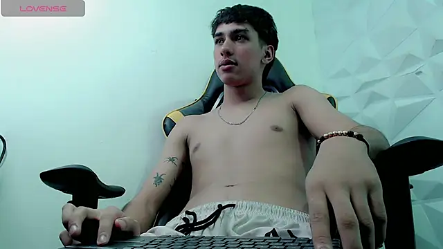 Snapshot of Jake_tripp chatting on 12-20-24, 06:29 Jake tripp online show from 12-20-24, 06:29