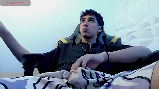 Snapshot of Jake_tripp chatting on 01-09-25, 06:06 Jake tripp online show from 01-09-25, 06:06