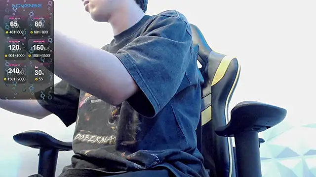 Snapshot of Jake_tripp chatting on 01-13-25, 04:18 Jake tripp online show from 01-13-25, 04:18