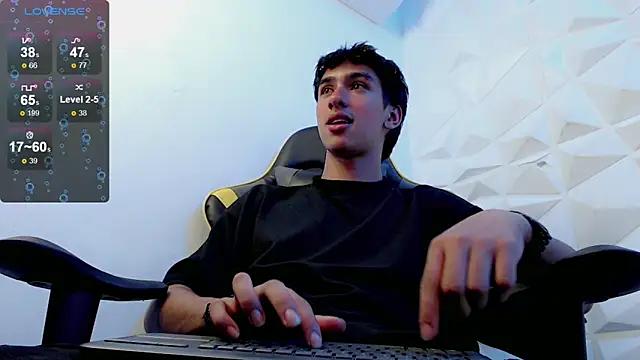 Snapshot of Jake_tripp chatting on 01-21-25, 04:21 Jake tripp online show from 01-21-25, 04:21