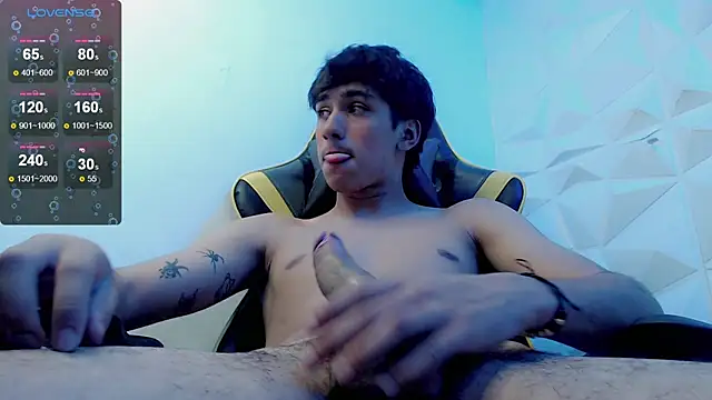 Snapshot of Jake_tripp chatting on 01-26-25, 04:20 Jake tripp online show from 01-26-25, 04:20