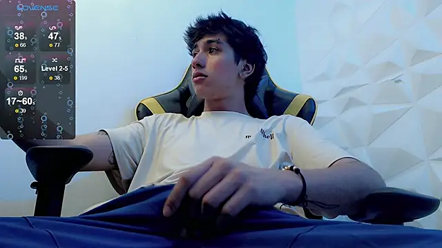 Snapshot of Jake_tripp chatting on 01-28-25, 04:29 Jake tripp online show from 01-28-25, 04:29