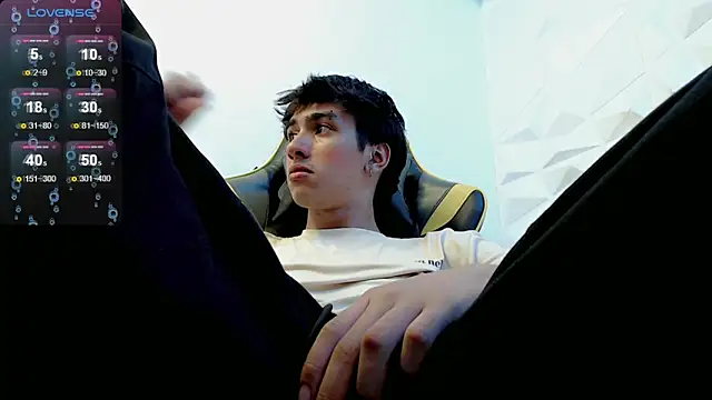 Snapshot of Jake_tripp chatting on 01-30-25, 10:08 Jake tripp online show from 01-30-25, 10:08