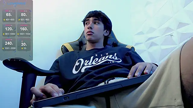 Snapshot of Jake_tripp chatting on 02-11-25, 07:33 Jake tripp online show from 02-11-25, 07:33