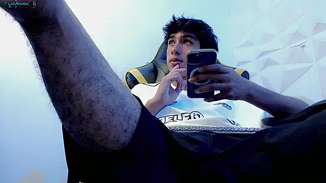 Snapshot of Jake_tripp chatting on 02-19-25, 06:55 Jake tripp online show from 02-19-25, 06:55