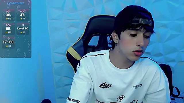 Snapshot of Jake_tripp chatting on 02-20-25, 06:39 Jake tripp online show from 02-20-25, 06:39