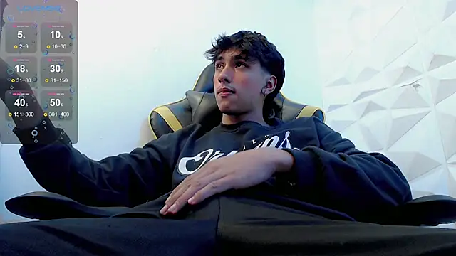 Snapshot of Jake_tripp chatting on 02-26-25, 06:15 Jake tripp online show from 02-26-25, 06:15