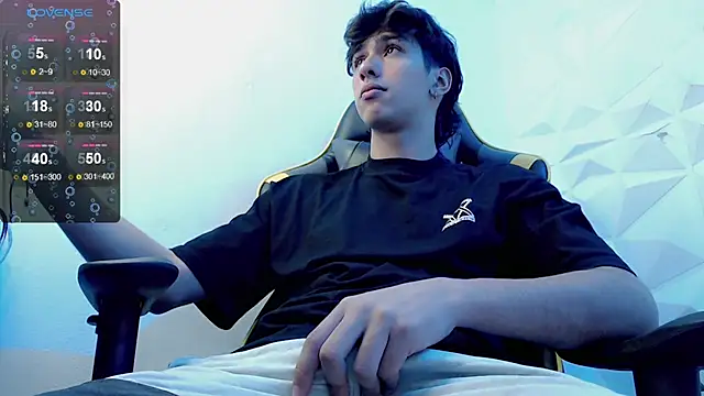 Snapshot of Jake_tripp chatting on 03-21-25, 03:12 Jake tripp online show from 03-21-25, 03:12