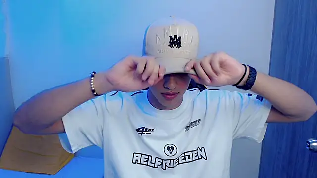 Snapshot of Jake_tripp chatting on 09-28-25, 03:56 Jake tripp online show from 09-28-25, 03:56