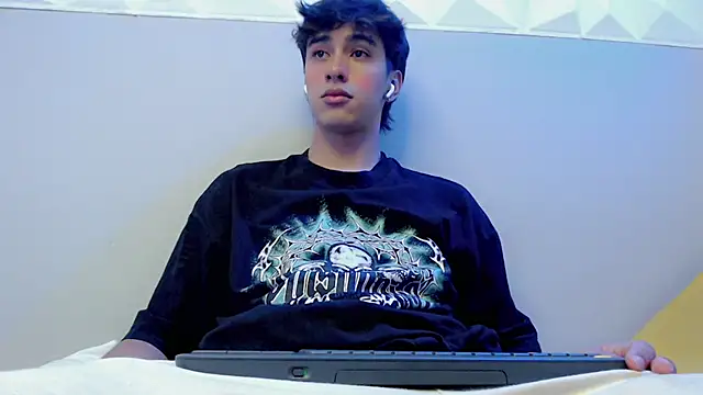 Snapshot of Jake_tripp chatting on 10-02-25, 04:30 Jake tripp online show from 10-02-25, 04:30