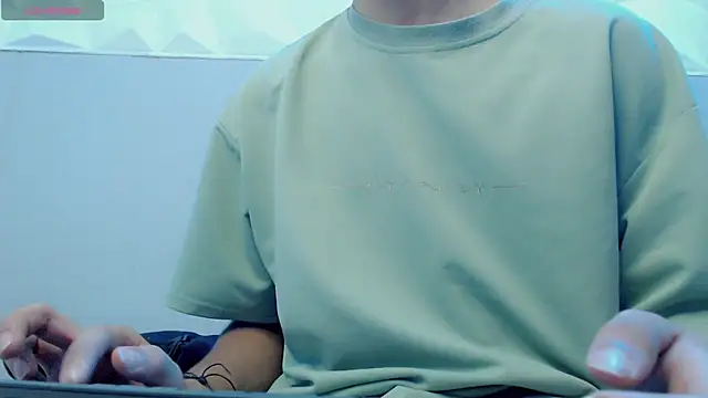 Snapshot of Jake_tripp chatting on 10-15-25, 04:23 Jake tripp online show from 10-15-25, 04:23