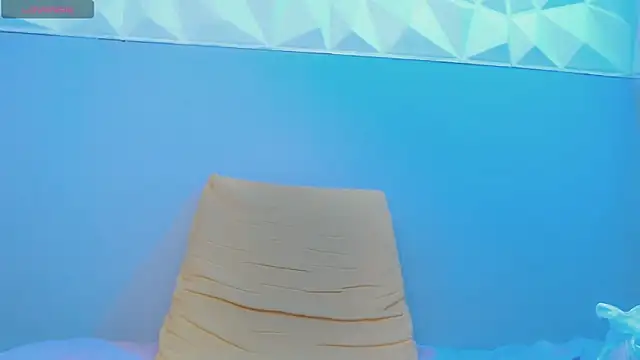 Snapshot of Jake_tripp chatting on 10-28-25, 04:05 Jake tripp online show from 10-28-25, 04:05