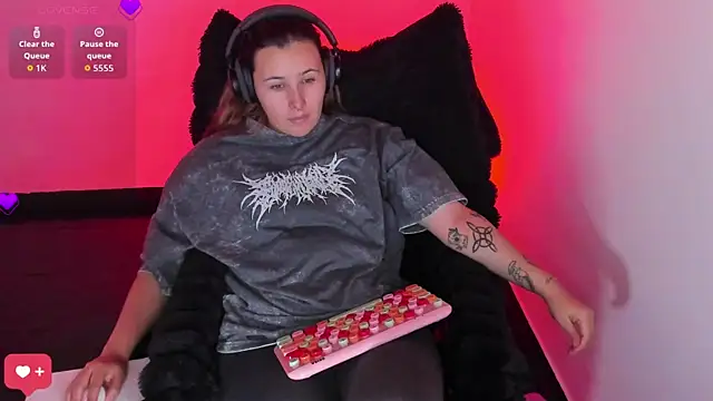 bonnie moon  online show from 02-05-26, 07:29