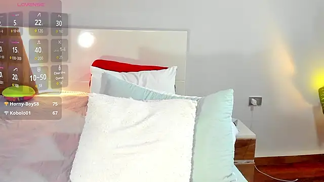 Snapshot of ClaraMariaMon chatting on 01-10-25, 10:04 ClaraMariaMon online show from 01-10-25, 10:04