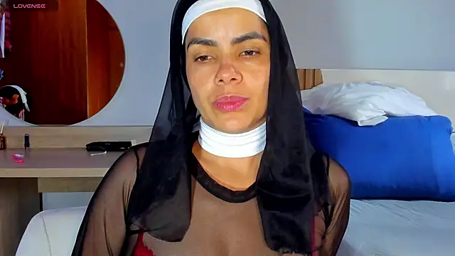 Snapshot of ClaraMariaMon chatting on 03-07-25, 06:54 ClaraMariaMon online show from 03-07-25, 06:54