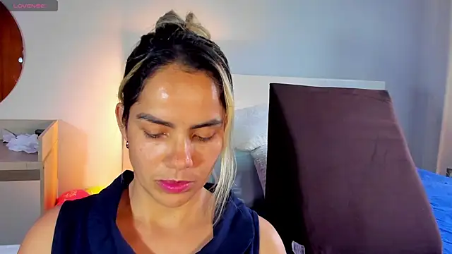 Snapshot of ClaraMariaMon chatting on 03-16-25, 06:34 ClaraMariaMon online show from 03-16-25, 06:34