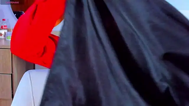 Snapshot of ClaraMariaMon chatting on 03-20-25, 01:59 ClaraMariaMon online show from 03-20-25, 01:59