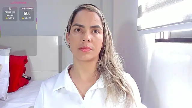 Snapshot of ClaraMariaMon chatting on 10-19-25, 03:34 ClaraMariaMon online show from 10-19-25, 03:34