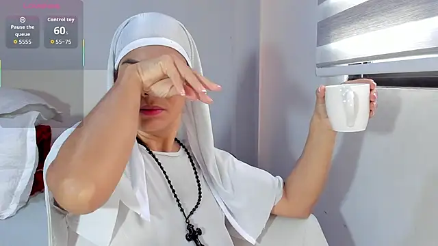 Snapshot of ClaraMariaMon chatting on 10-25-25, 01:07 ClaraMariaMon online show from 10-25-25, 01:07