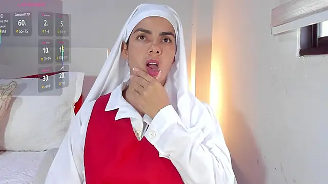 Snapshot of ClaraMariaMon chatting on 11-27-25, 03:47 ClaraMariaMon online show from 11-27-25, 03:47