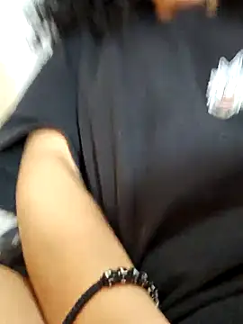 Snapshot of ELIZABETHFX chatting on 10-30-25, 08:53 ELIZABETHFX online show from 10-30-25, 08:53