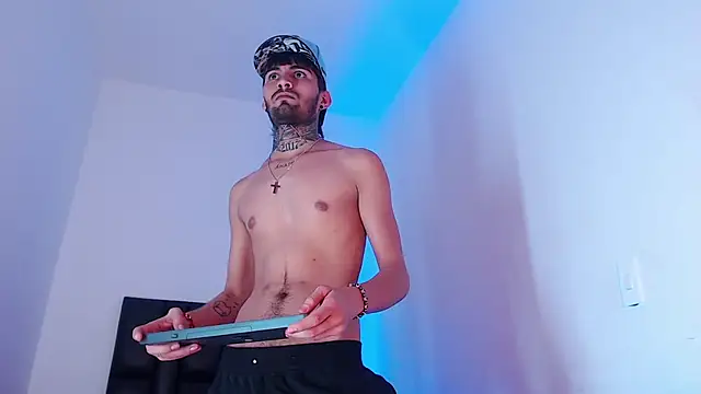 Snapshot of Brutal_Sex_Fucking chatting on 01-09-25, 06:38 Brutal Sex Fucking online show from 01-09-25, 06:38