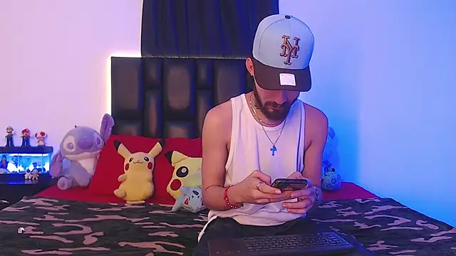 Snapshot of Brutal_Sex_Fucking chatting on 03-16-25, 07:49 Brutal Sex Fucking online show from 03-16-25, 07:49