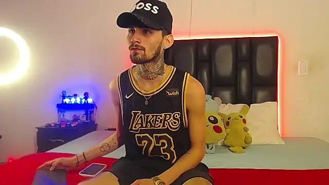 Snapshot of Brutal_Sex_Fucking chatting on 11-11-25, 07:25 Brutal Sex Fucking online show from 11-11-25, 07:25