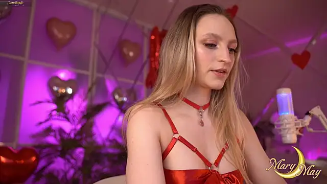 Snapshot of marylunamay chatting on 02-14-25, 10:14 marylunamay online show from 02-14-25, 10:14