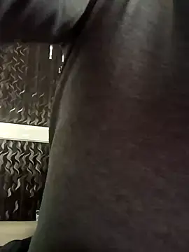 xyrus  online show from 12-05-24, 07:27