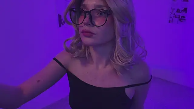 MariMaddison online show from 03-19-25, 05:08