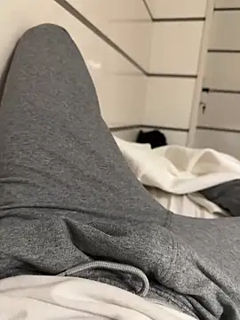 Snapshot of young1fucker chatting on 12-16-24, 06:32 young1fucker online show from 12-16-24, 06:32