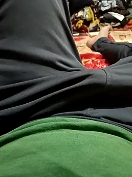 Snapshot of Naresh00766 chatting on 10-27-25, 01:04 Naresh00766 online show from 10-27-25, 01:04