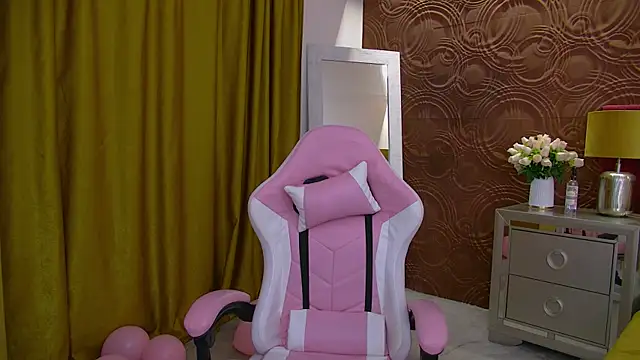 Snapshot of IrisMonn chatting on 01-16-25, 06:03 IrisMonn online show from 01-16-25, 06:03