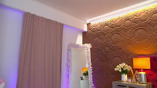 Snapshot of IrisMonn chatting on 10-09-25, 06:00 IrisMonn online show from 10-09-25, 06:00