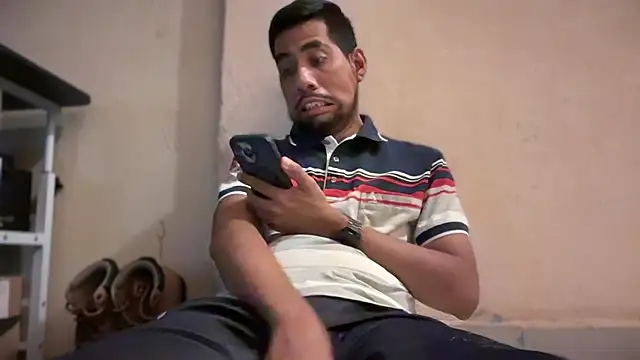 Snapshot of EnriquePersian197 chatting on 02-04-25, 08:17 EnriquePersian197 online show from 02-04-25, 08:17