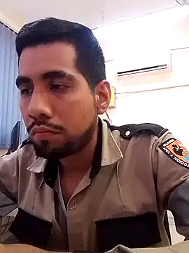 Snapshot of EnriquePersian197 chatting on 02-06-25, 09:28 EnriquePersian197 online show from 02-06-25, 09:28