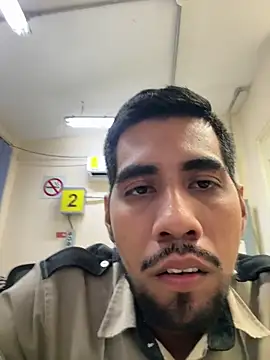 Snapshot of EnriquePersian197 chatting on 02-08-25, 01:22 EnriquePersian197 online show from 02-08-25, 01:22