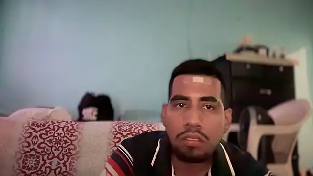 Snapshot of EnriquePersian197 chatting on 03-07-25, 07:05 EnriquePersian197 online show from 03-07-25, 07:05