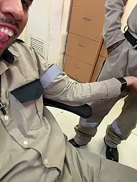 Snapshot of EnriquePersian197 chatting on 03-15-25, 12:25 EnriquePersian197 online show from 03-15-25, 12:25