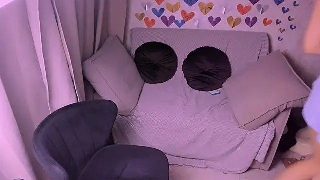 kirraa  online show from 02-20-25, 07:08