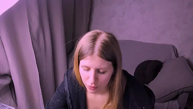 kirraa  online show from 02-26-25, 07:49