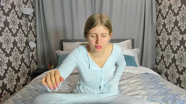 kirraa  online show from 10-07-25, 04:15