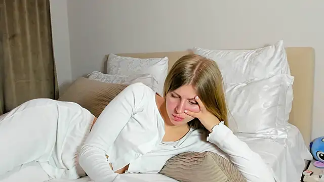 kirraa  online show from 12-22-25, 07:55