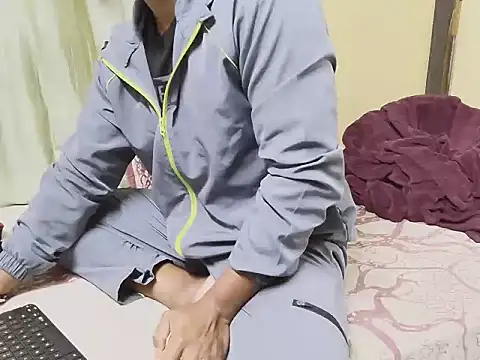 Snapshot of loveboyrp chatting on 02-14-25, 01:08 loveboyrp online show from 02-14-25, 01:08