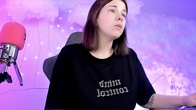 AliceSunday online show from 02-05-25, 02:16