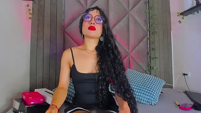 Snapshot of BriaConner_ chatting on 06-16-26, 02:58 BriaConner online show from 06-16-26, 02:58