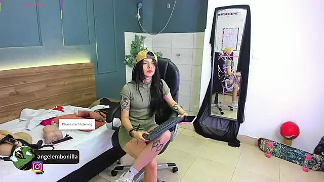 Snapshot of megan_morgan01 chatting on 07-20-26, 12:40 megan morgan01 online show from 07-20-26, 12:40